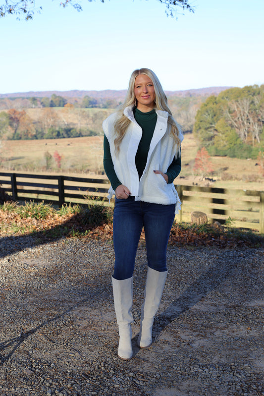Cozy Up Sherpa Vest - White