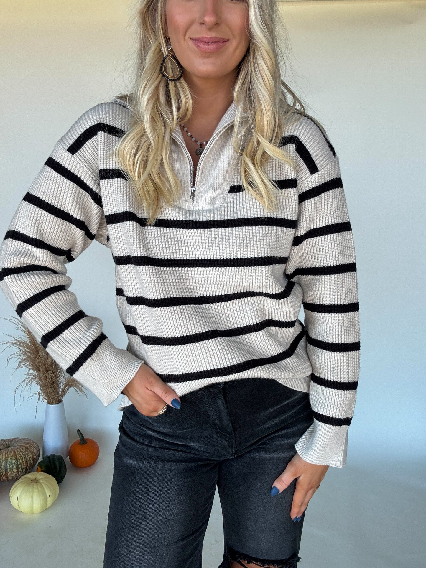 Ollie Striped Sweater - Creme/Black