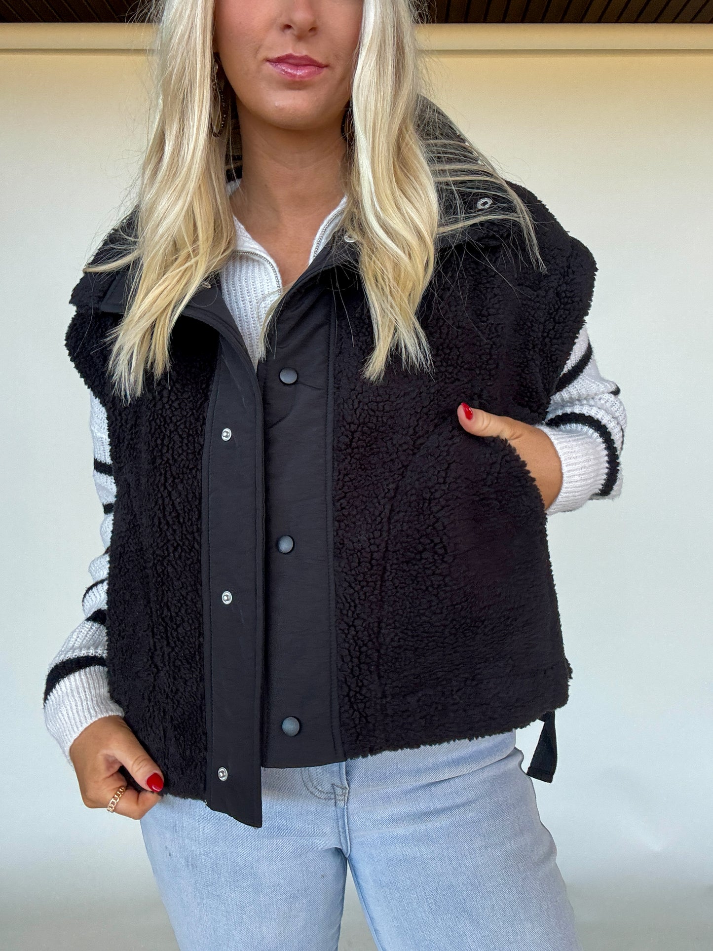 Cozy Up Sherpa Vest - Black