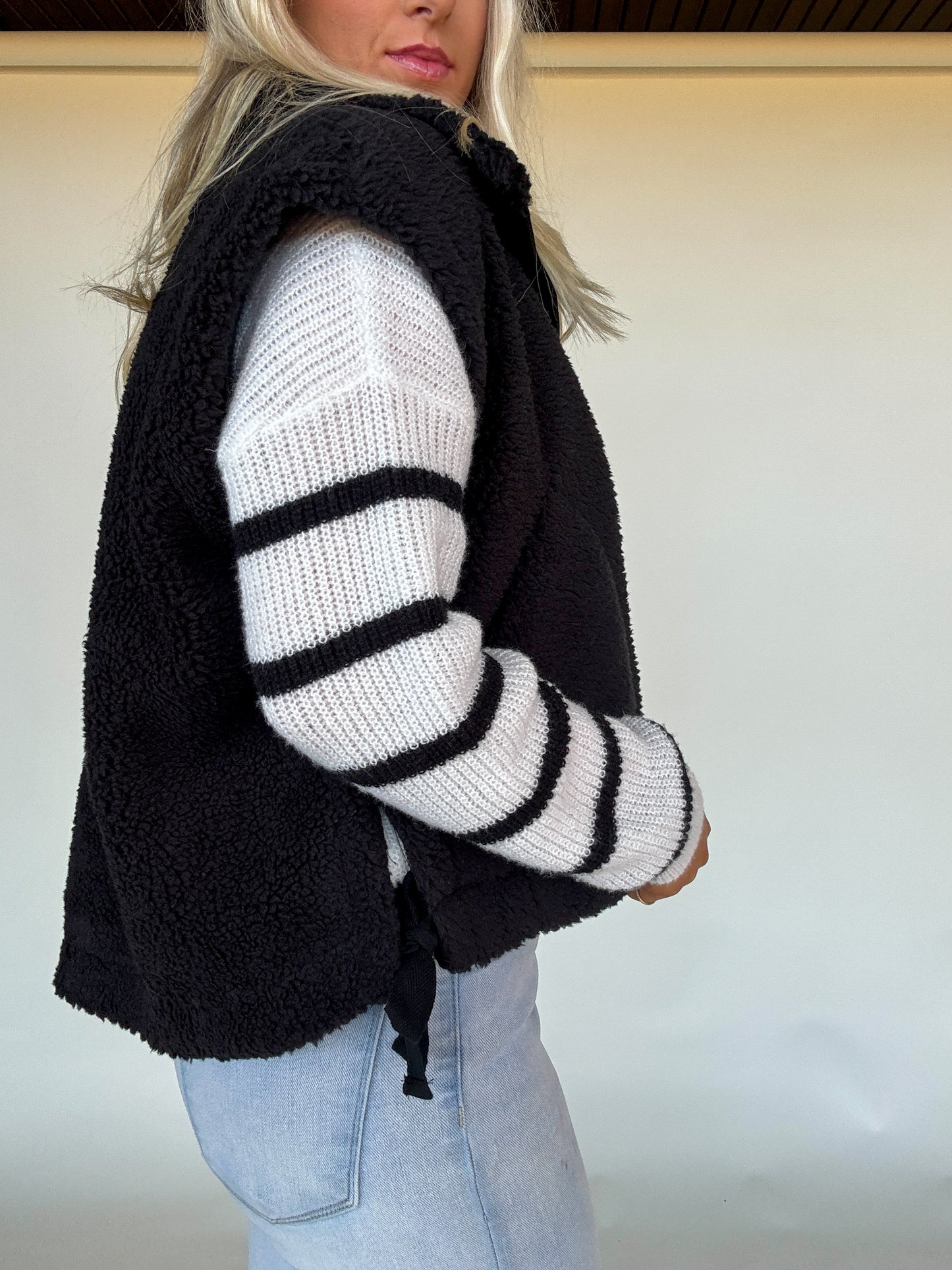 Cozy Up Sherpa Vest - Black