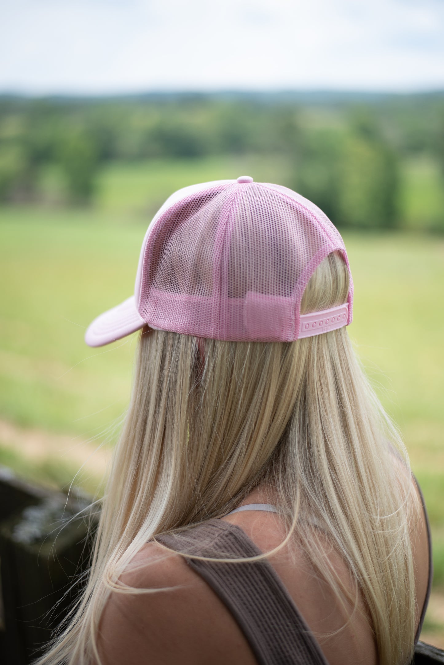 "Howdy Honey" Trucker Hat - Pink